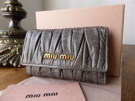 miu miu key wallet